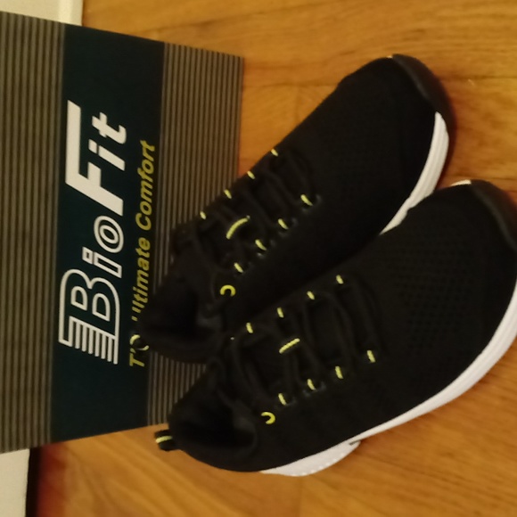 biofit tennis shoes